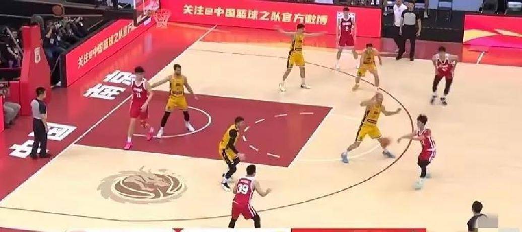 庐州猛虎队险胜剑门猛虎队，体操邀请赛上演关键失误成转折！球迷期待下一战(猛虎队口号顺口溜)