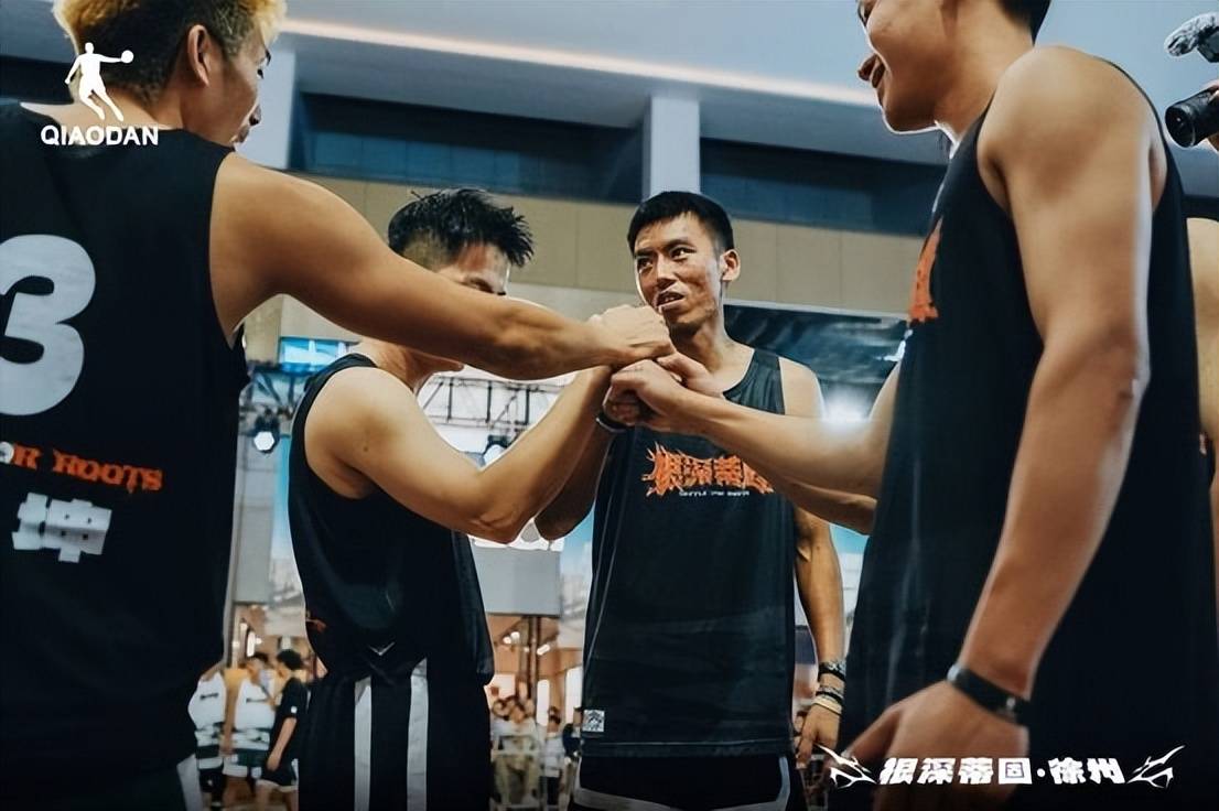 九游线上体育 -萨克拉门托国王训练开放日;冲刺阶段远射贴柱引欢呼;CBA常规赛在即;年轻球员得到机会的简单介绍