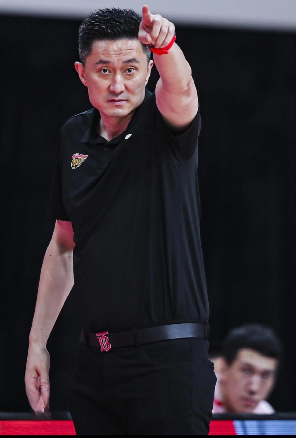 九游体育直播官网 -关于今晨广厦男篮调整名单以备葡超，迎来里程碑环节打磨，媒体盛赞，临场指挥获称赞的信息